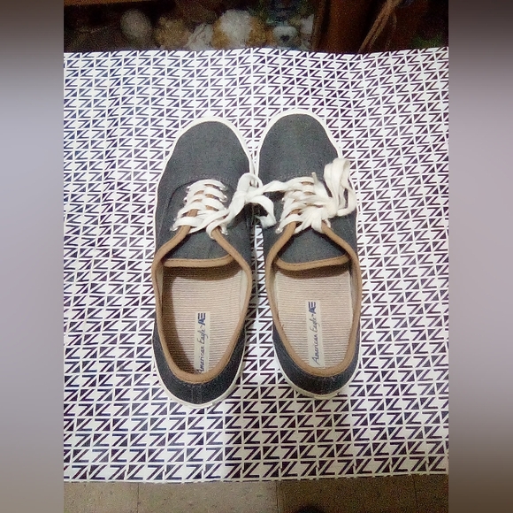 American Eagle Sneakers - Picture 6 of 15